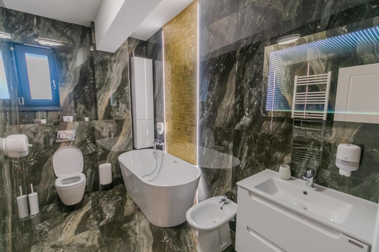 Penthouse Luxury Fălticeni Esterno foto