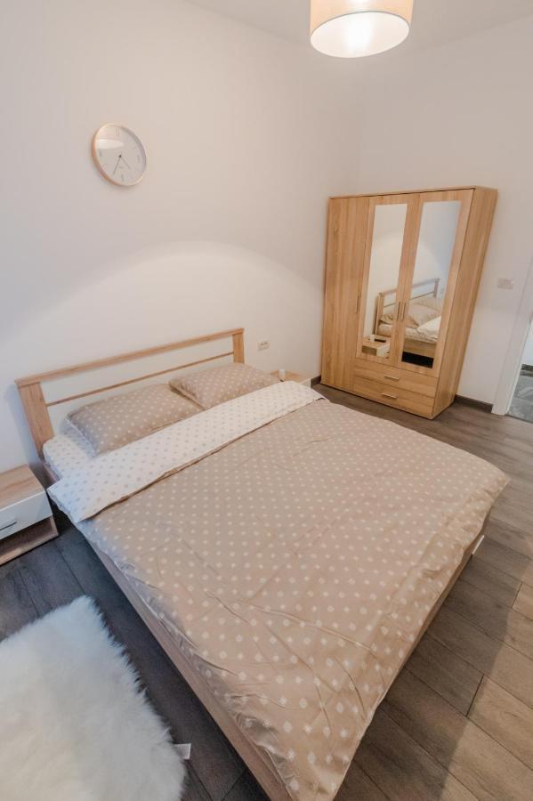 Penthouse Luxury Fălticeni Esterno foto